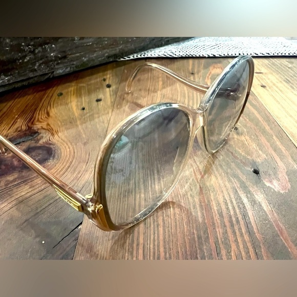 Ray-Ban USA  Vintage 1960s B&L Butterfly Sunglasses - Picture 2 of 6